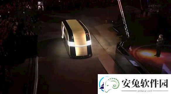 特斯拉推出无人驾驶货车Robovan